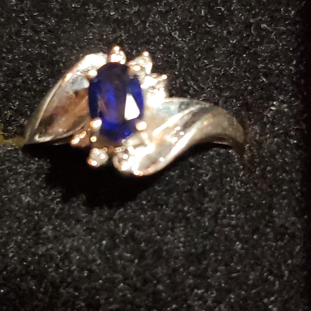 Auth. 10kt white gold sapphire and diamonds